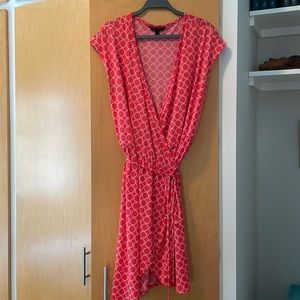 Light red Banana Republic wrap dress, size L